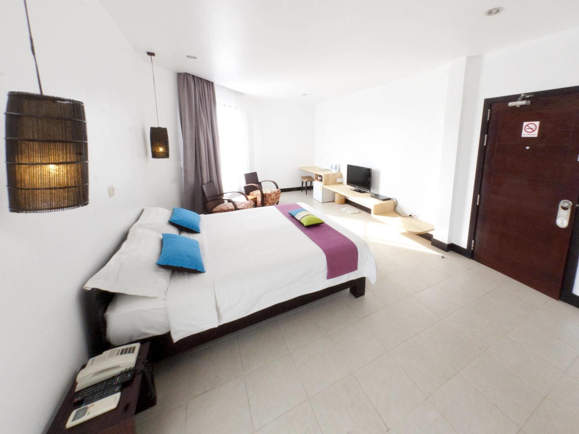 Hotel Cara Phnom Penh Bagian luar foto